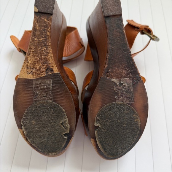 Aldo Tan Wedge Sandals - Picture 6 of 7